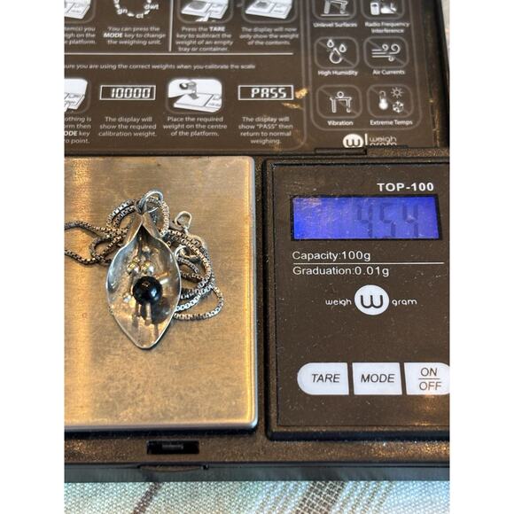 MCM Modernist Sterling & Blk Onyx Pendant With A Vtg 16” Box Chain - Picture 6 of 6